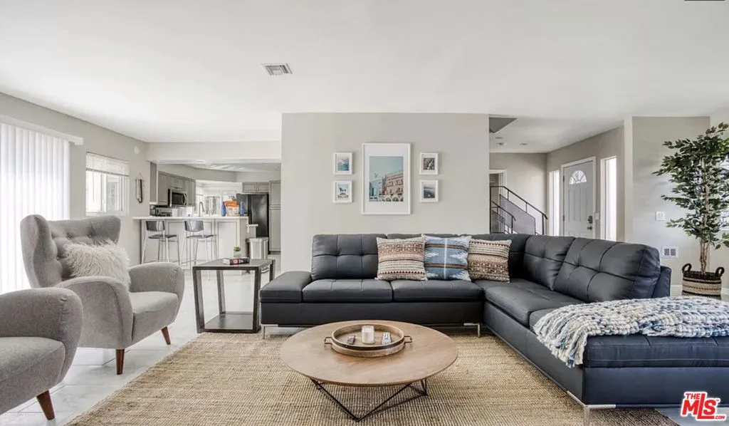 8100 W 83rd Street, Playa Del Rey, California 90293 home-pic-2